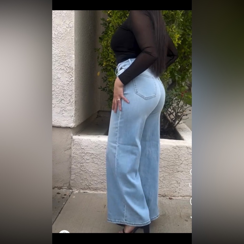 Wide leg jeans